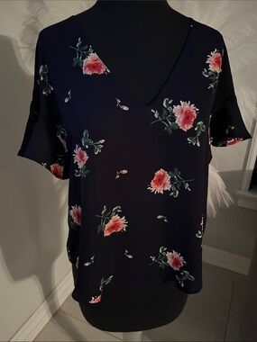 Lush Navy V-Neck Floral Blouse with Pink Blooms